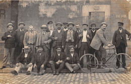 CARTE-PHOTO- GROUPE D'HOMMES A SITUER - Andere & Zonder Classificatie