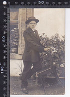 Delcampe - CPA FANCY CARDS, MEN, YOUNG MAN IN VINTAGE CLOTHES - Männer