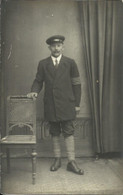 Delcampe - Homme Prenant La Pose Pour La Photo , Carte Photo - Männer