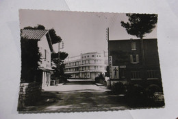 Delcampe - D 83 - Les Lecques - Route De Toulon -restaurant La Vigie, Hostellerie De La Plage Restaurant, Bar Américain Boulangerie - Les Lecques