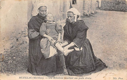 Delcampe - Muzillac      56       Une Rebouteuse Remettant Une Jambe Démise        (voir Scan) - Muzillac