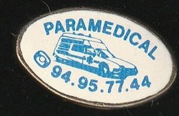 74822-Pin's-Ambulances Paramedical.Saint-Raphael. - Médical