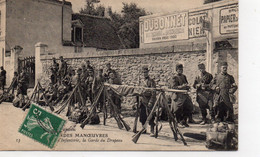 Delcampe - Militaria Animée Grandes Manoeuvres L'Infanterie La Garde Du Drapeau Militaires Pub DUBONNET - Manöver