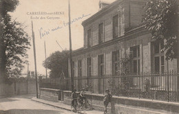 Delcampe - CPA (78 Yvelines )  Carrières-sur-Seine école Des Garçons Animée Rare - Carrières-sur-Seine