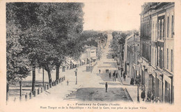 Delcampe - FONTENAY LE COMTE          RUES TURGOT ET REPUBLIQUE - Fontenay Le Comte