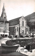 Delcampe - ALLEVARD-les-BAINS (Isère) - La Place De L'Eglise - Automobiles - Allevard