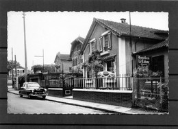 La Celle Saint Cloud - La Cabane - Café-restaurant-hôtel.(automobile). - La Celle Saint Cloud