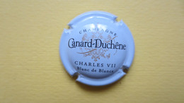 CAPSULE CHAMPAGNE CANARD DUCHENE CHARLES VII. Blanc De Blanc. Blanc Et Noir - Canard Duchêne
