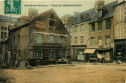 Condé Sur Noireau * Place De L'ancienne Halle * Commerces Magasins * Cpa Toilée Colorisée - Sonstige & Ohne Zuordnung