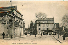 Caen * La Place Gambetta Et La Rue Auber - Caen