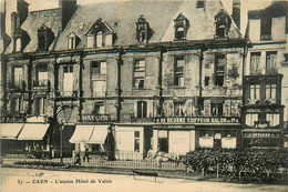 Caen * Façade De L'ancien Hôtel De Valois * Café MAUGER - Caen