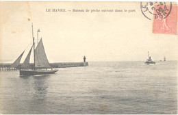 Le Havre - Bateau De Pêche Entrant Dans Le Port - Portuario