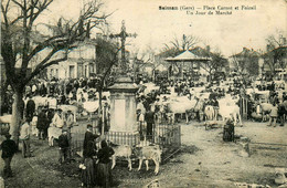 Seissan * La Place Carnot Et Foirail * Un Jour De Marché * Foire Au Bestiaux Boeufs - Andere & Zonder Classificatie