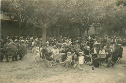 Fréjus * Carte Photo * Terrasse De Café Buvette Brasserie Restaurant ? Ou Fête ? - Frejus