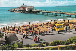 A18340 - BOURNEMOUTH PIER AND SANDS JOHN HINDE ORIGINAL POST CARD USED 1970 STAMP QUEEN ELIZABETH OF ENGLAND - Bournemouth (from 1972)