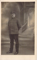 CPA - PHOTOGRAPHIE - Militaire Moustachu - Uniforms