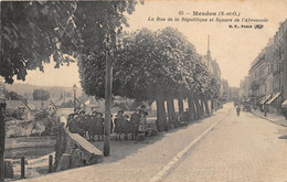 92-MEUDON- LA RUE DE LA REPUBLIQUE ET SQUARE DE L'ABREUVOIR - Meudon