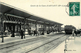 Arvant * Quais De La Gare * Train Locomotive Wagons * Gare Ligne Chemin De Fer Haute Loire - Blesle