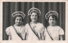 CPA - Photographie - Petite Fille Avec Des Diademes Fabriqués - Jeannine Pierron 1939 - Photographie