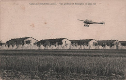 CPA Militaria - Camp De Sissonne - Vue Generale Et Monoplan En Plein Vol - Regimente