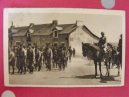 Carte Postale. Militaria. Camp De Coetquidan. Réservistes Rentrant De Manoeuvres - Manoeuvres