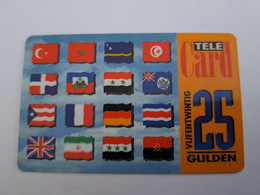 NETHERLANDS  HFL 25 ,- FLAGS DIFF COUNTRYS   / OLDER CARD    PREPAID  Nice Used  ** 11180** - GSM-Kaarten, Bijvulling & Vooraf Betaalde