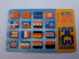 NETHERLANDS  HFL 25 ,- FLAGS DIFF COUNTRYS   / OLDER CARD    PREPAID  Nice Used  ** 11181** - Schede GSM, Prepagate E Ricariche
