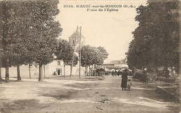 Cpa Mauzé Sur Mignon Place De L'eglise - Mauze Sur Le Mignon