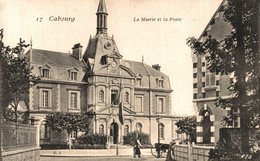 N°96509 -cpa Cabourg -la Mairie Et La Poste- - Cabourg