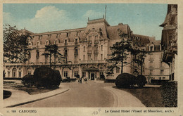 N°96526 -cpa Cabourg -le Grand Hôtel- - Cabourg