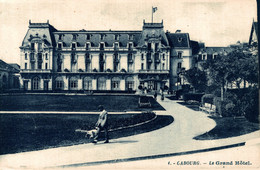 N°96538 -cpa Cabourg -le Grand Hôtel- - Cabourg