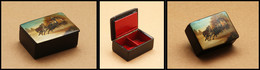 Boîte Russe En Papier Mâché Avec "Troïka" En Décor Sur Couvercle, 2 Comp, 60x40x25mm. - TB - Stamp Boxes