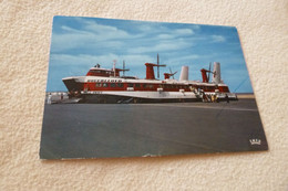 L'HOVERCRAFT "CALAIS-RAMSGATE" .....CALAIS - Hovercrafts