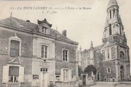 LA TOUR-LANDRY. - L'Eglise Et La Mairie - Other & Unclassified