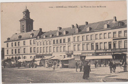 Condé Sur L'Escaut  La Place Un Jour De Marché - Conde Sur Escaut