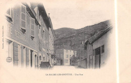 La BALME-les-GROTTES (Isère) - Une Rue - Hôtel-Café-Restaurant - Précurseur Voyagé 1904 - La Balme-les-Grottes