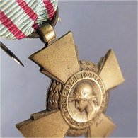 MEDAILLE CROIX DU COMBATTANT 14/18 + Décoration Guerre Militaria - France