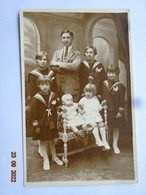 PHOTO PHOTOGRAPHIE FAMILLE NOMBREUSE COSTUME MARIN PHOTOGRAPHE A. RIETJENS ST. TRUIDEN - Persone Anonimi