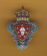 Broche En Métal Argenté émaillé - Portugal - Pas Un Pin's - Insigne - Ecusson - Armoiries - Blasons - Héraldique - Obj. 'Remember Of'