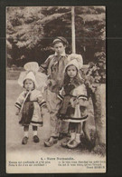 Folklore > Costumes < Notre Normandie < Enfants En Costumes Normand - Vestuarios