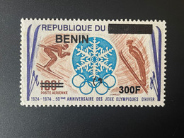 Benin 2008 - 2009 Mi. 1569 Surchargé Overprint 50e Anniversaire Jeux Olympiques Hiver Winter Olympic Games Olympia Ski - Benin – Dahomey (1960-...)