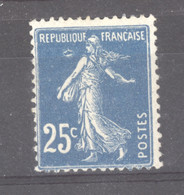 0ob  0625  -  France  :  Yv  140  *  Anneau Lune Devant La Tête - 1906-38 Semeuse Con Cameo