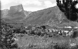 CLELLES (Isère) Et Le Mont Aiguille - Clelles