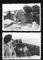 2x Orig. Foto 1959, Mädchen Mit Kleinem Jungen Im Restaurant Hamburg Blankenese Süllberg, Biergarten, Gaststätte - Blankenese