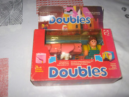 Figurine MATTEL 2006 DOUBLES Dooze Toys Fermier Et Cochon DANS BOITE NEUF - Cerdos