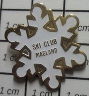 910e Pin's Pins / Beau Et Rare / SPORTS / FLOCON DE NEIGE SKI CLUB MAGLAND - Sports D'hiver