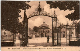 61kz 1841 CPA - LANGRES - GRILLE DE L'ENTREE DE BLANCHEFONTAINE - Langres