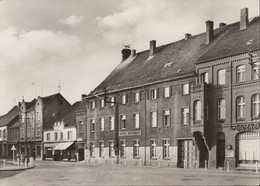 D-17153 Stavenhagen - Am Markt - Straßenansicht - Apotheke - Hotel Mutzbach ( Echt Foto) - Neubrandenburg