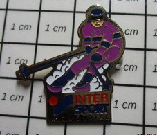1310 Pin's Pins / Beau Et Rare / SPORTS / SKI INTER SPORT N°1 MONDIAL - Sports D'hiver