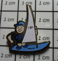 1521 Pin's Pins / Beau Et Rare / SPORTS / PLANCHE A VOILE ET LETTRE B - Sailing, Yachting